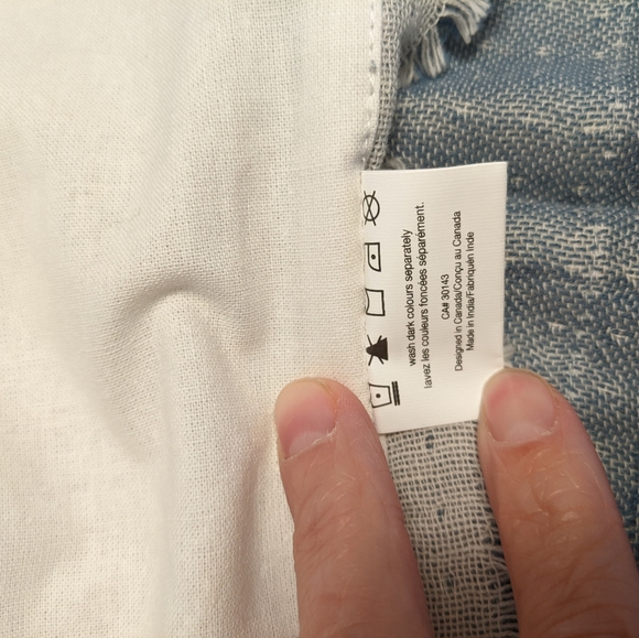 Blue table runner - Picture 6 of 6